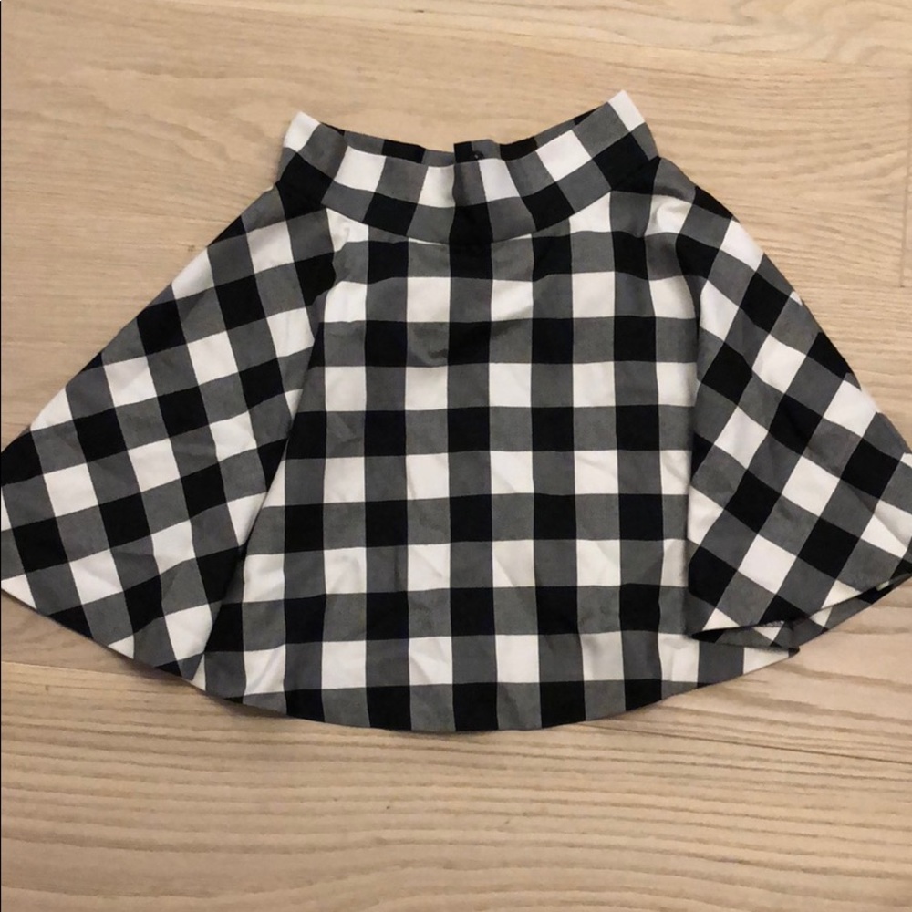 black and white flared skirt